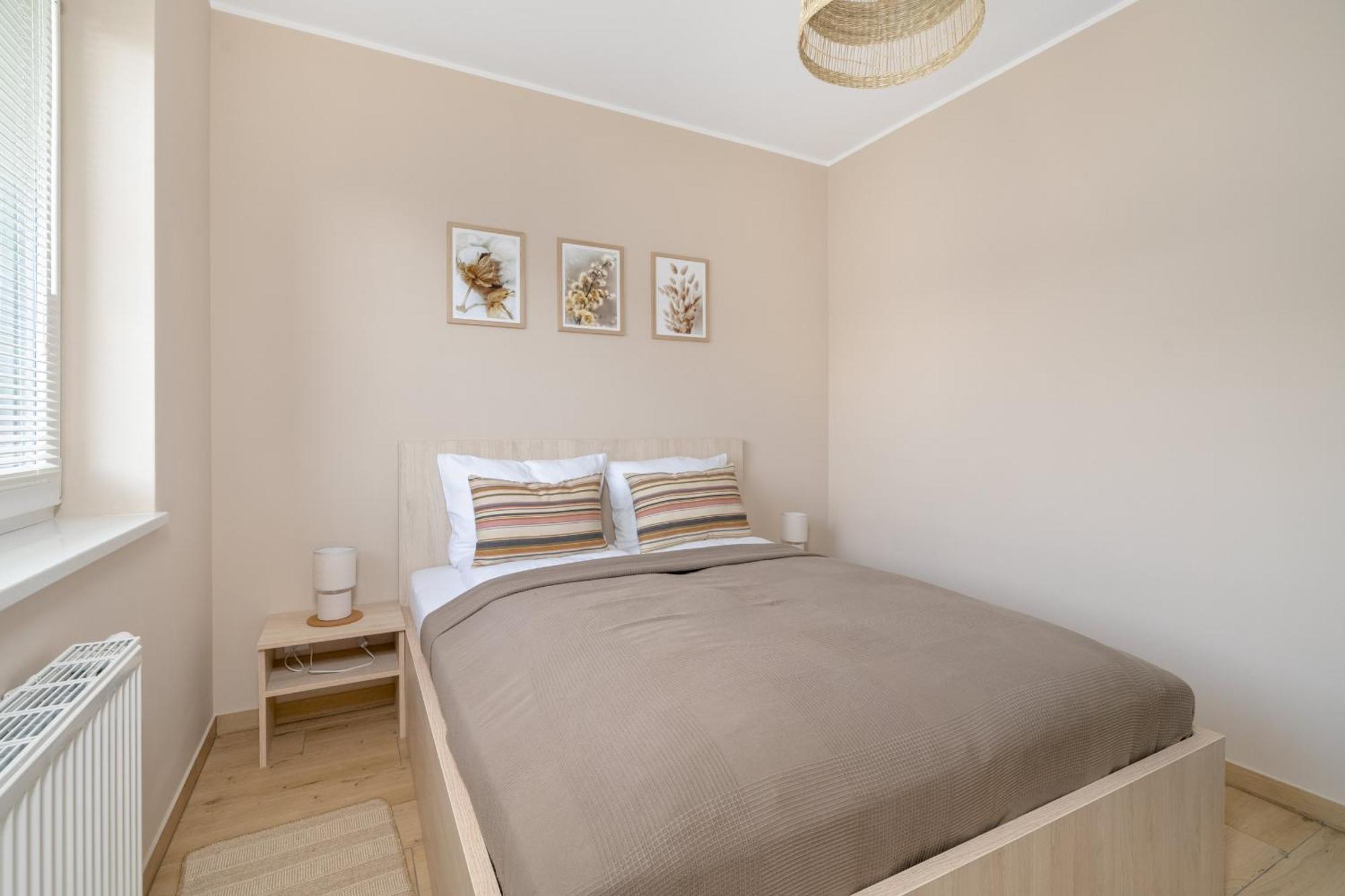 Cosy And Bright Apartment With Parking In Poznan By Noclegi Renters Ngoại thất bức ảnh