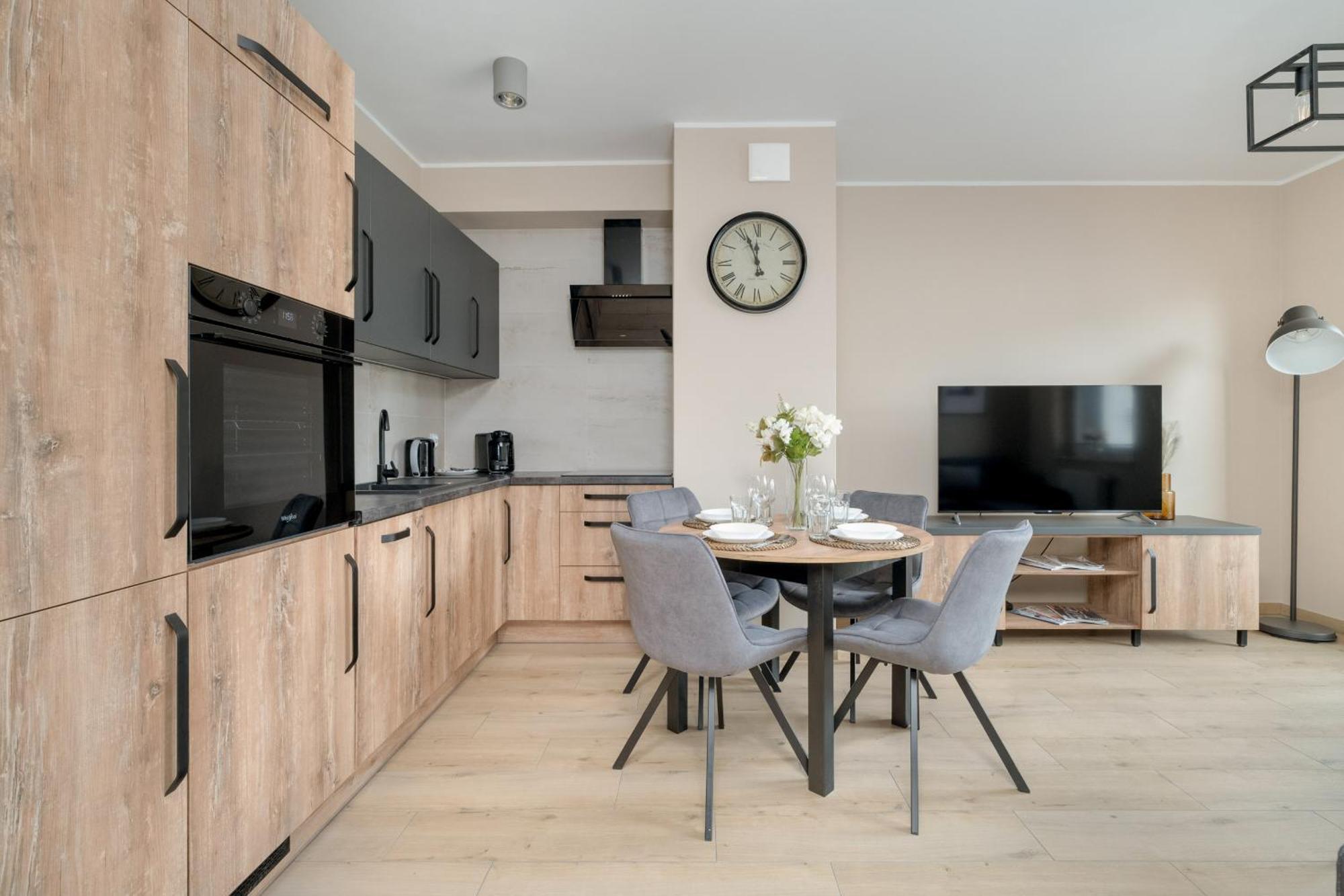 Cosy And Bright Apartment With Parking In Poznan By Noclegi Renters Ngoại thất bức ảnh